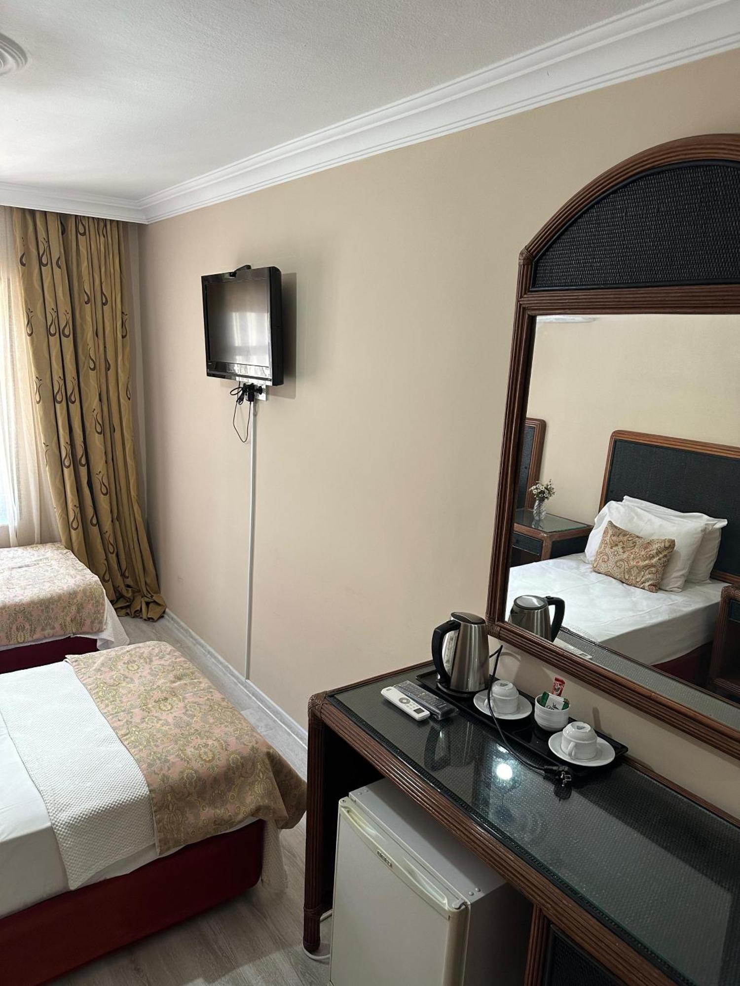Loost Town Inn Hotel Antalya Exteriör bild